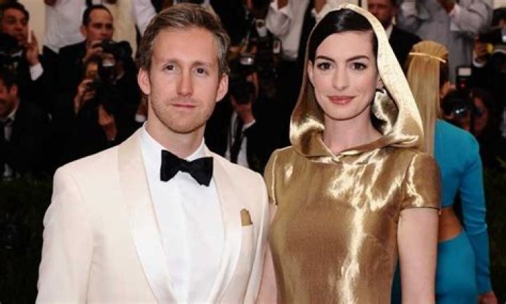 Adam Shulman's Wife: Anne Hathaway | Love And Marriage