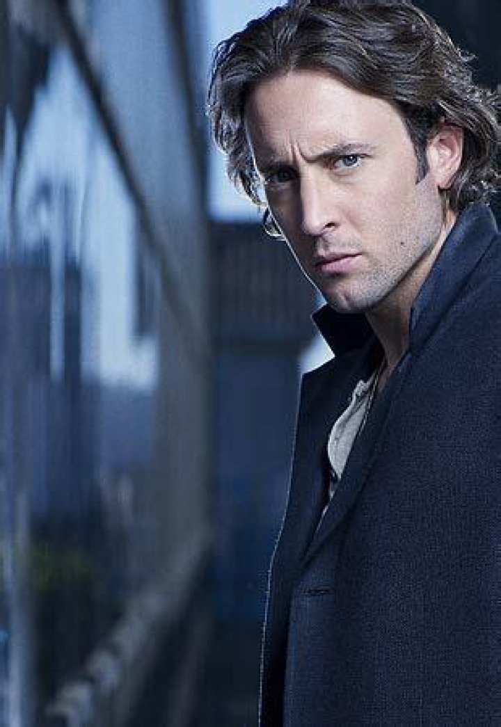 Uncover The Cinematic Legacy Of Alex O'Loughlin: Explore His Notable Movies And TV Appearances