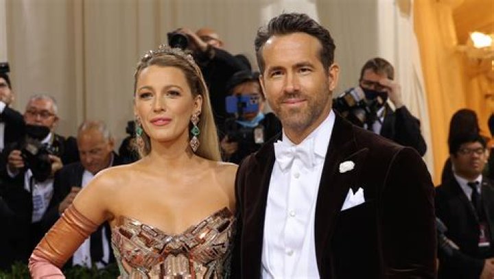 Exploring The Fascinating Life Of Blake Lively Usia