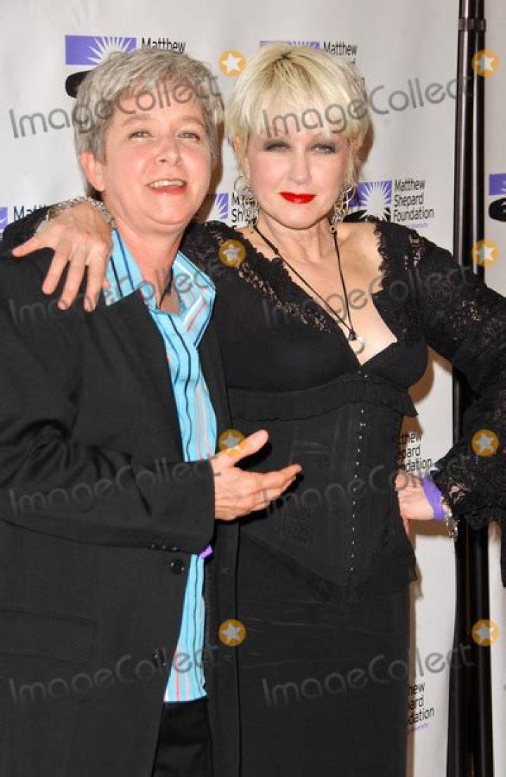Cyndi Lauper's Sister: A Glimpse Into Family Ties