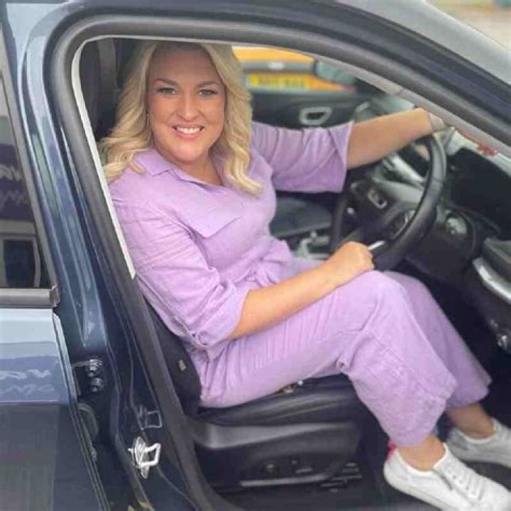 How Much Weight Has Sara Davies Lost? Uncovering The Inspiring Transformation