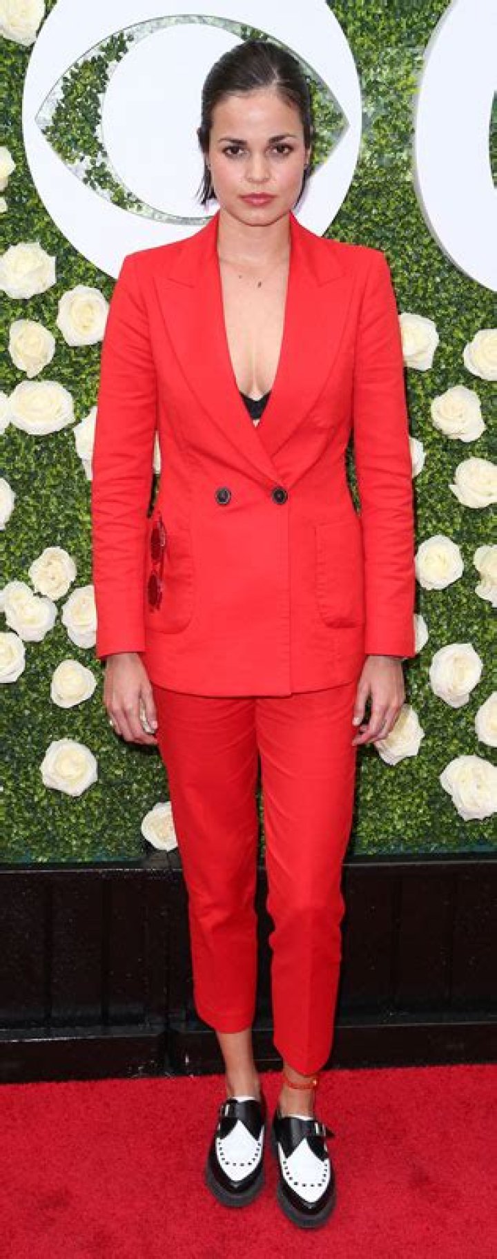 Lina Esco's Height: Unveiling The Actress's Stature