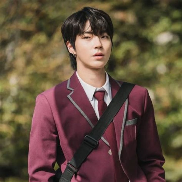 Hwang In Yeop: Unveiling The Truth Behind The Marriage Rumors