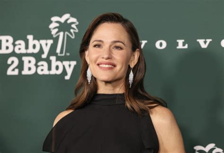 Jennifer Garner: Behind The Scenes Of Hollywood's Sweetheart