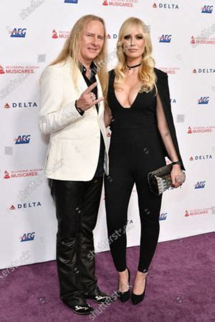 Jerry Cantrell's Wife: Who Is The Musician Married To?
