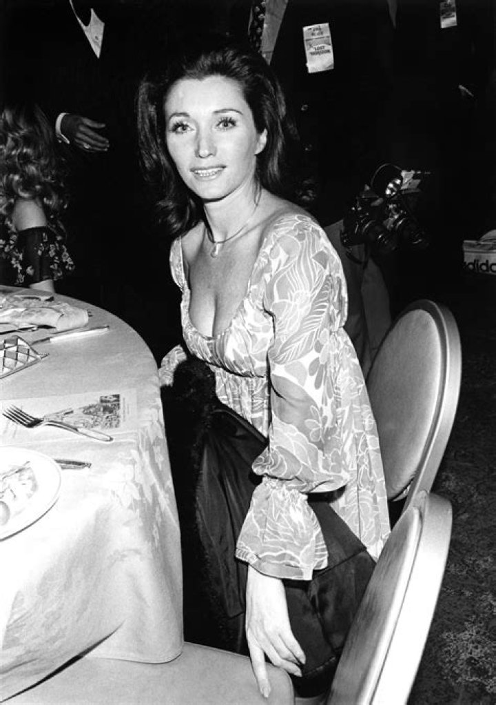 Discover The Extraordinary Journey Of Joanne Carson | Bio And Insights