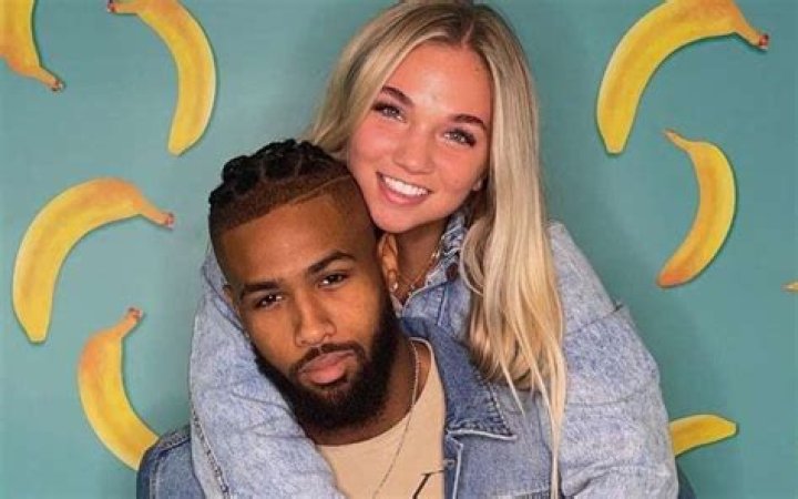 Julia Hart's Boyfriend: A Guide To Her Love Life