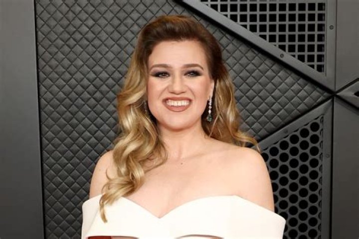 Kelly Clarkson: The Voice Behind The Hits