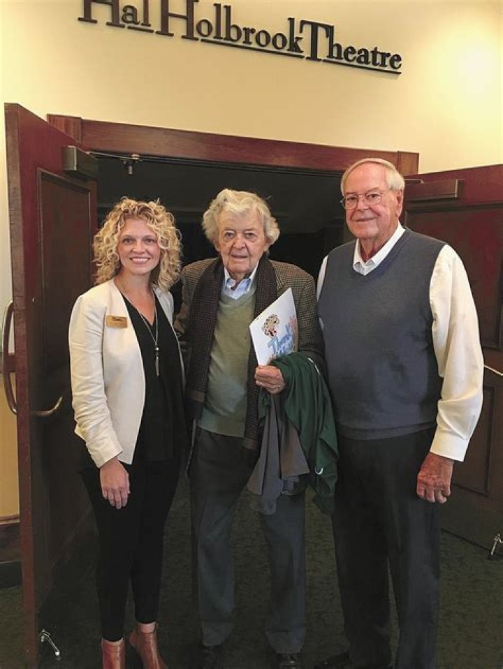 Lynda Carter's Relationships: A Comprehensive Guide