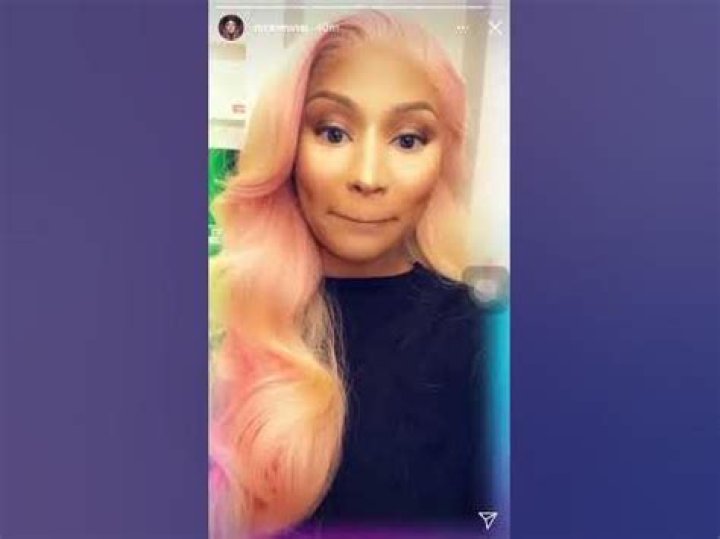 Nicki Minaj Surprises Fans With A Bold New Look