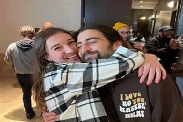 Noah Kahan's Relationships: A Deep Dive Into His Love Life