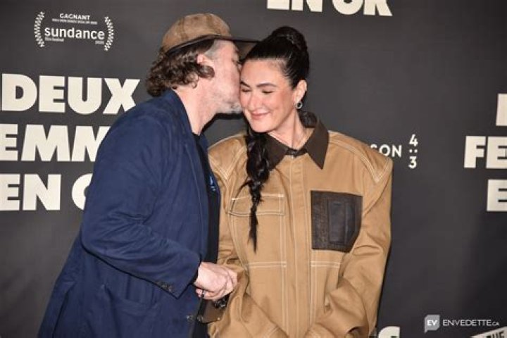 Find Out: Who Is Mlanie Joly's Husband?