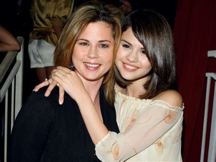 Discover The Family Ties: Selena Gomez's Parents Unveiled
