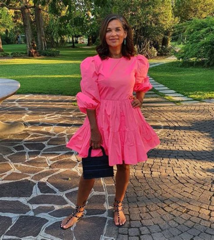 Uncover The World Of Suzanne McFayden: A Journey Of Talent And Triumph