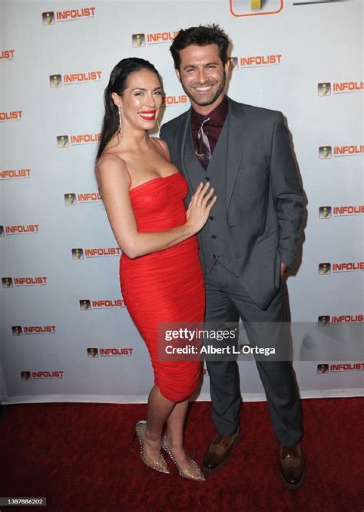 Uncover The Truth: Taylor Watson's Mysterious Husband Revealed