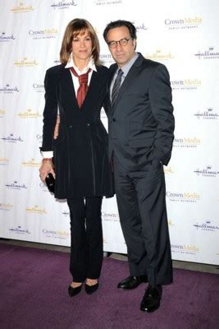Who Is The Spouse Of Wendie Malick? Unveiling The Truth