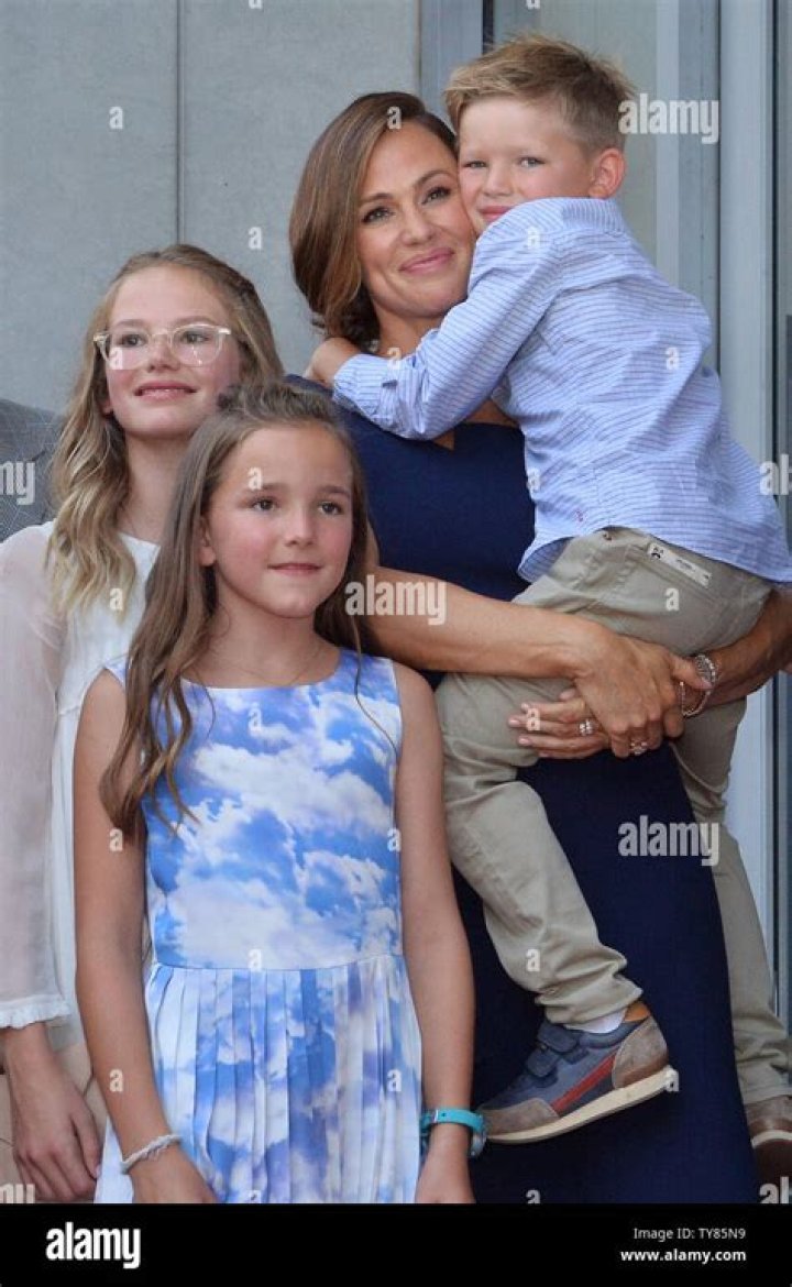 Who Are Violet Affleck's Grandparents? Unveiling Family Ties