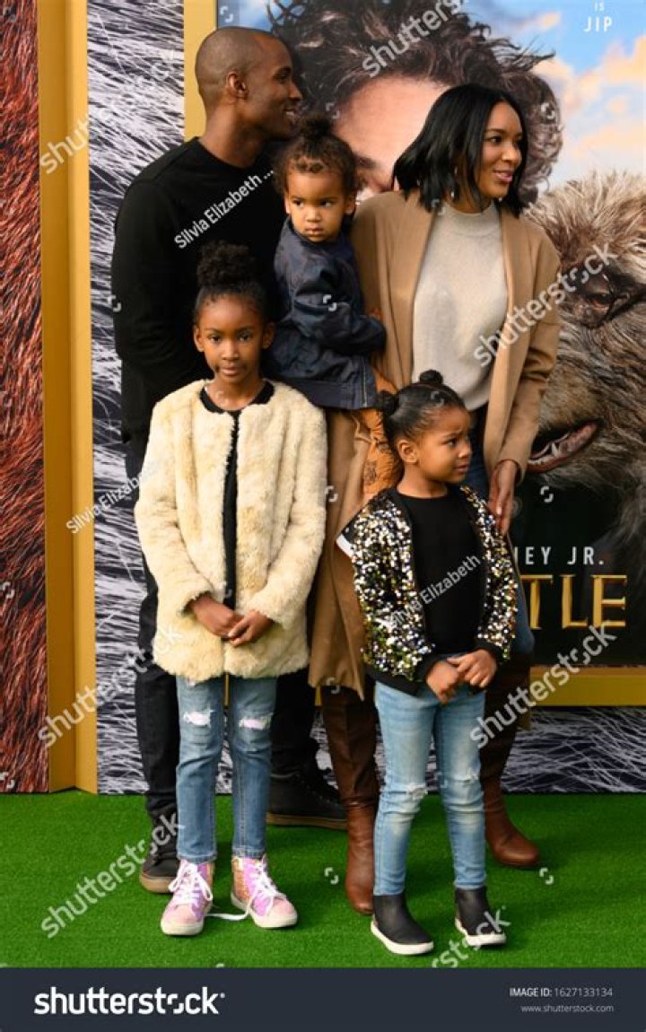 Dive Into The Life Of Lizzy Mathis: Uncovering Her Paternal Lineage