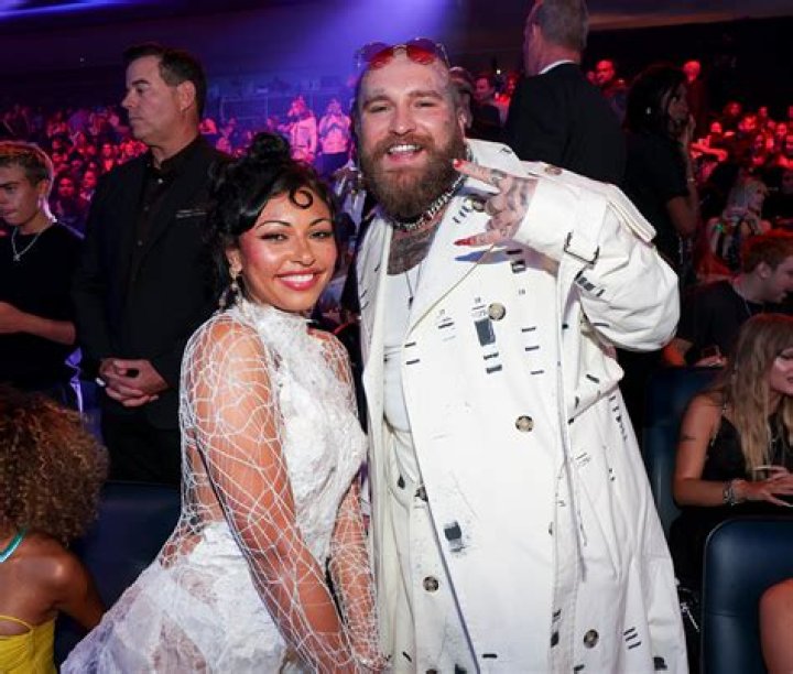 Get The Scoop: Who's Teddy Swims Romantically Linked With?