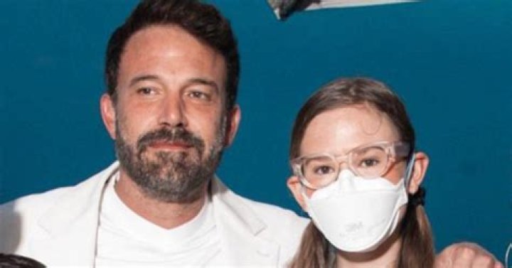 Why Is Violet Affleck, Ben Affleck's Daughter, Wearing A Mask?